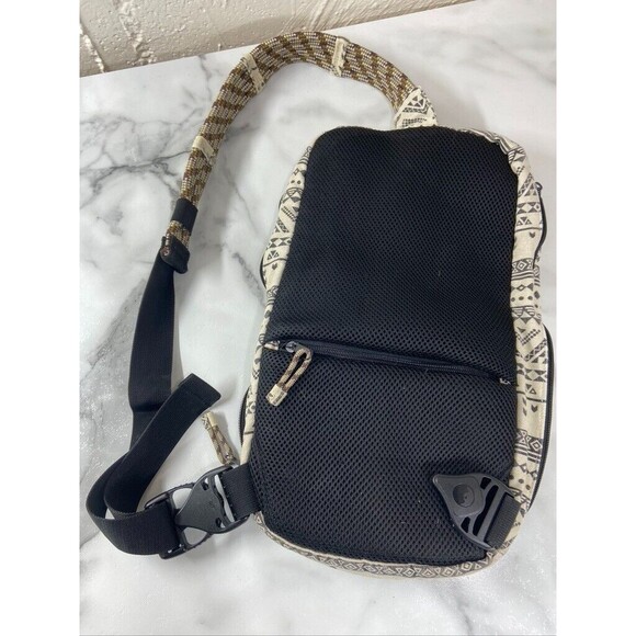 KAVU WHITE AZTEC ROPE HANDLE SLING PURSE 15 X 10 - Picture 5 of 5